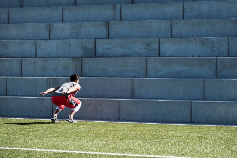 5 bài tập giúp quý ông giảm bớt gánh nặng  ngồi liên tục ở bàn làm việc - 2