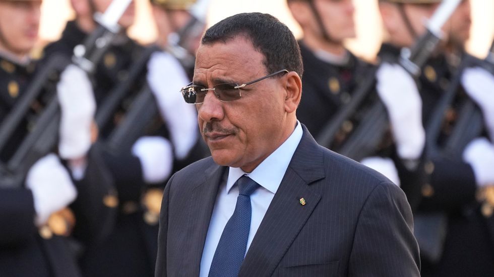 Tổng thống bị phế truất Mohamed Bazoum. Ảnh: AP