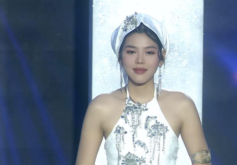 Vietnam Idol 2023: Nữ sinh 19 tuổi hay chàng trai 