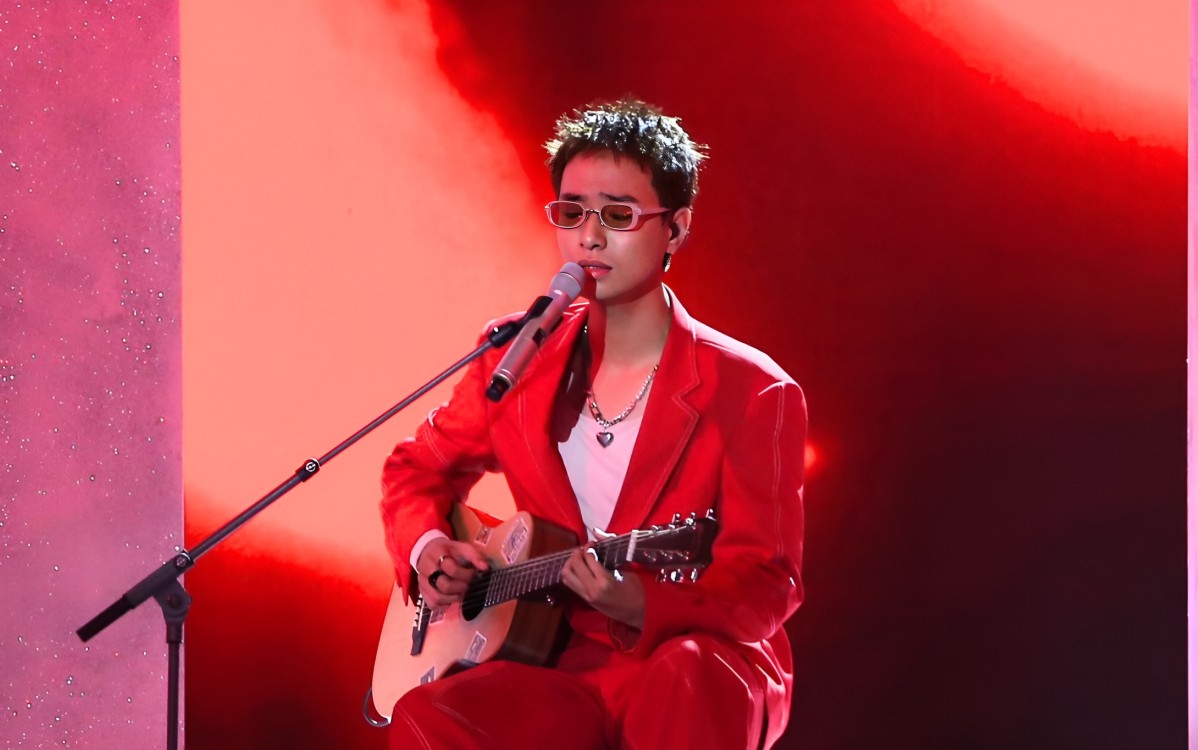 Vietnam Idol 2023: Nữ sinh 19 tuổi hay chàng trai "con nhà nòi" sẽ đăng quang quán quân? - 1