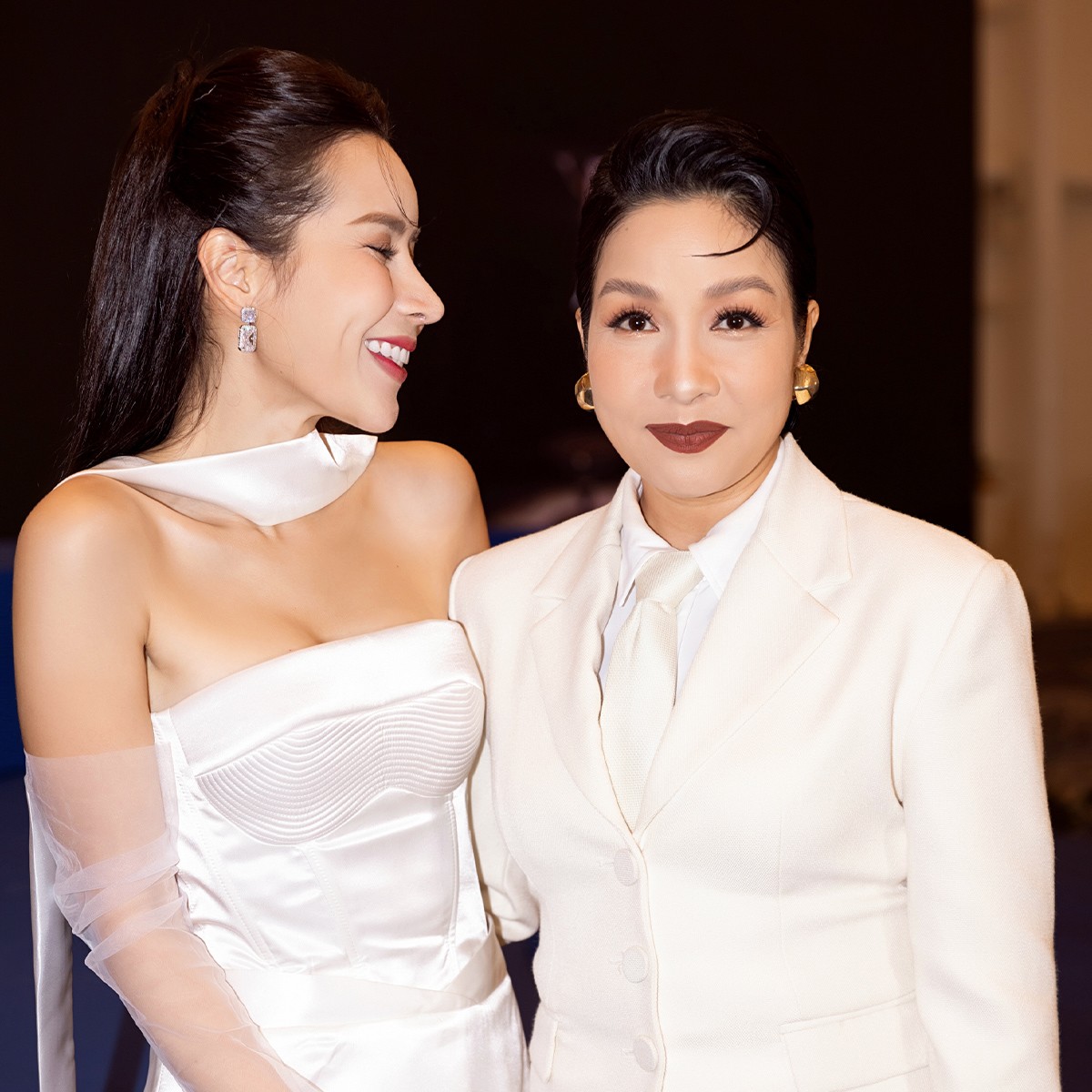 Lưu Hương Giang bên cạnh các "chị đẹp" khác của chương trình