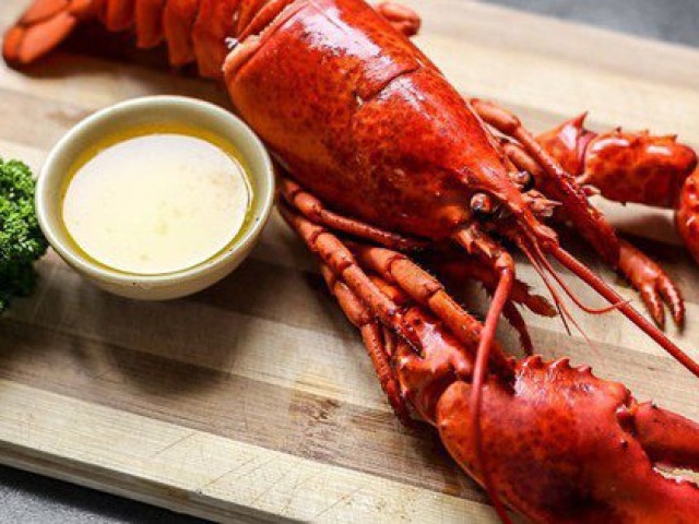 Ẩm thực - Tôm hùm rất giàu 1 loại vitamin quý giá, chứa hàm lượng dinh dưỡng 'khủng' và 2 món ngon trứ danh từ tôm hùm