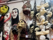 Thị trường - Tiêu dùng - Những món đồ trang trí Halloween nhìn thấy đã 'khóc thét'
