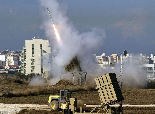 Mỹ tính đưa hai hệ thống phòng không Iron Dome trở lại Israel giữa lúc ‘nước sôi lửa bỏng’ - 1