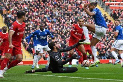 Video bóng đá Liverpool - Everton: Bước ngoặt penalty, cú đúp định đoạt derby (Ngoại hạng Anh)