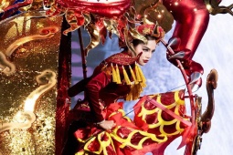 Thời trang - "Số phận" trang phục dân tộc thi hoa hậu: Đầu tư làm đồ mấy chục triệu, rồi sẽ ra sao?