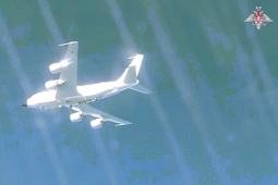 Thế giới - Video: Chạm mặt Su-27 của Nga, trinh sát cơ Anh "quay đầu 180 độ"