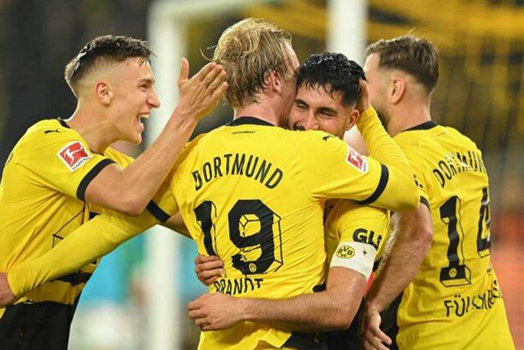 Julian Brandt trở thành người hùng cho Dortmund ở lần thứ 300 anh thi đấu tại Bundesliga