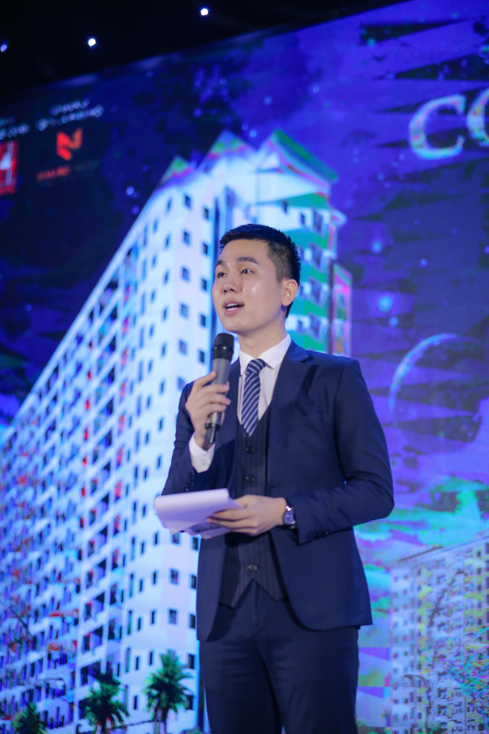 Việc chỉnh sửa phát âm, chải chuốt giọng nói cũng chính là điều kiện để MC Chuyên nghiệp khẳng định bản thân mình với đối tác và khách hàng