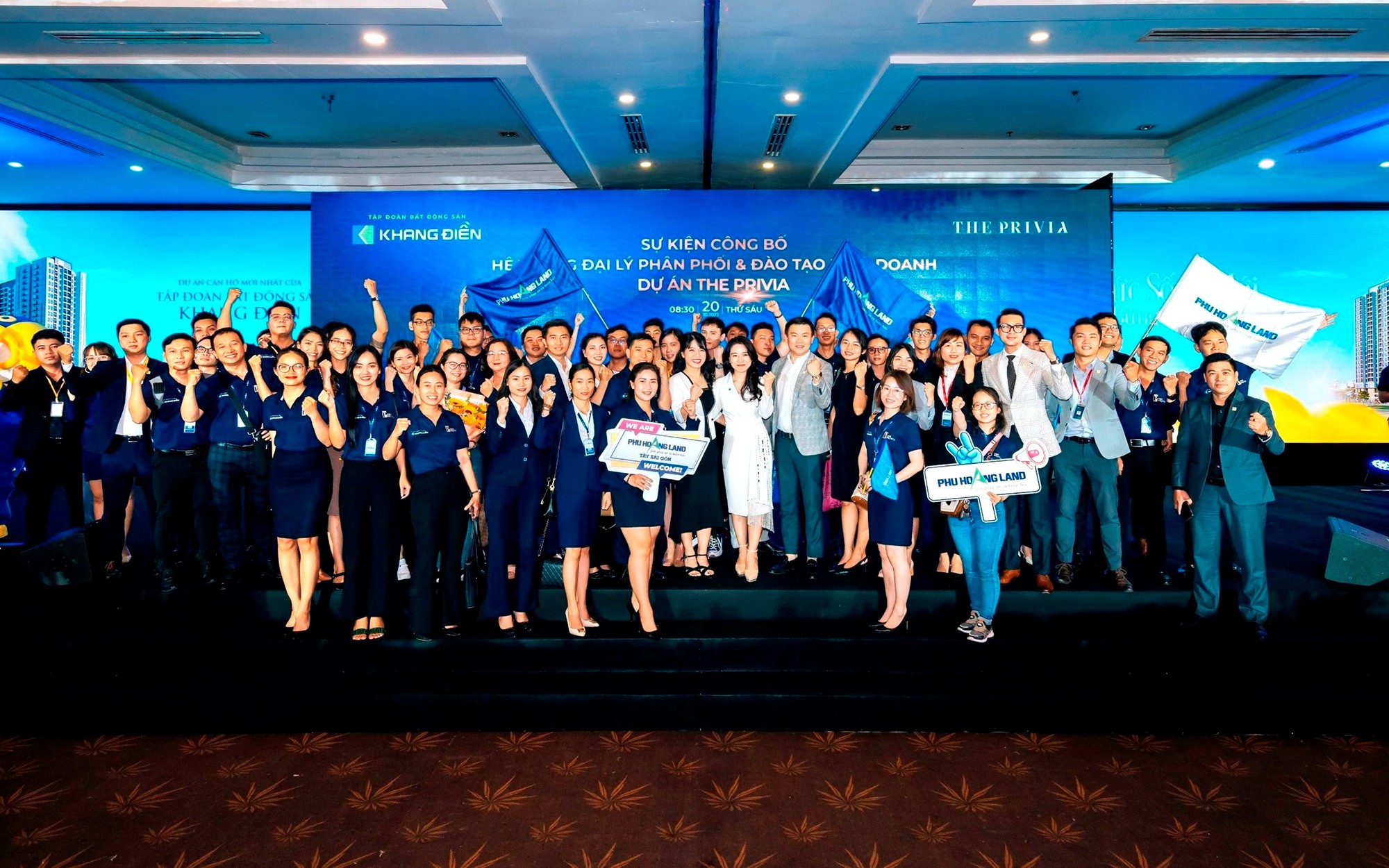 Đội ngũ kinh doanh của Phú Hoàng Land luôn là cầu nối đáng tin cậy cho khách hàng trong mọi dự án