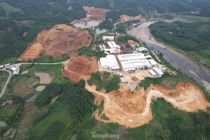 Cận cảnh khu mỏ đất hiếm mới bị phong tỏa, điều tra sai phạm ở Yên Bái - 1