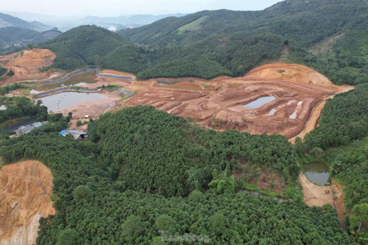 Cận cảnh khu mỏ đất hiếm mới bị phong tỏa, điều tra sai phạm ở Yên Bái - 9