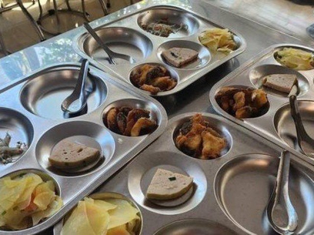 Suất ăn 32.000 đồng vài món lèo tèo: Trường dừng bếp ăn bán trú