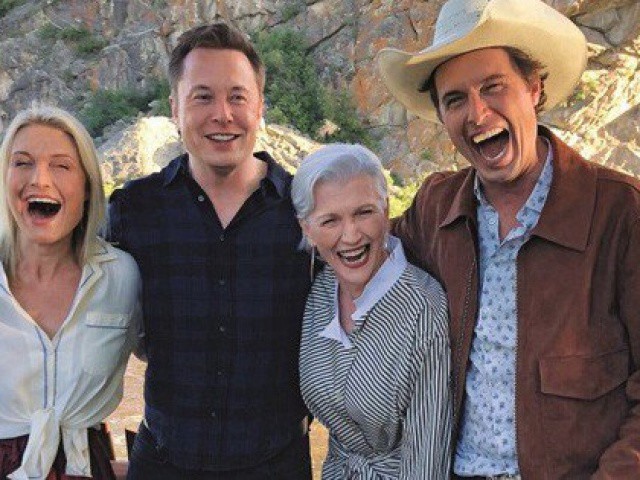 Mẹ Elon Musk đã nuôi dạy thế nào để cả 3 con lớn lên đều trở thành tỷ phú?
