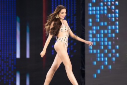 Thời trang - Lê Hoàng Phương diễn bikini nóng bỏng ở bán kết Miss Grand International 2023