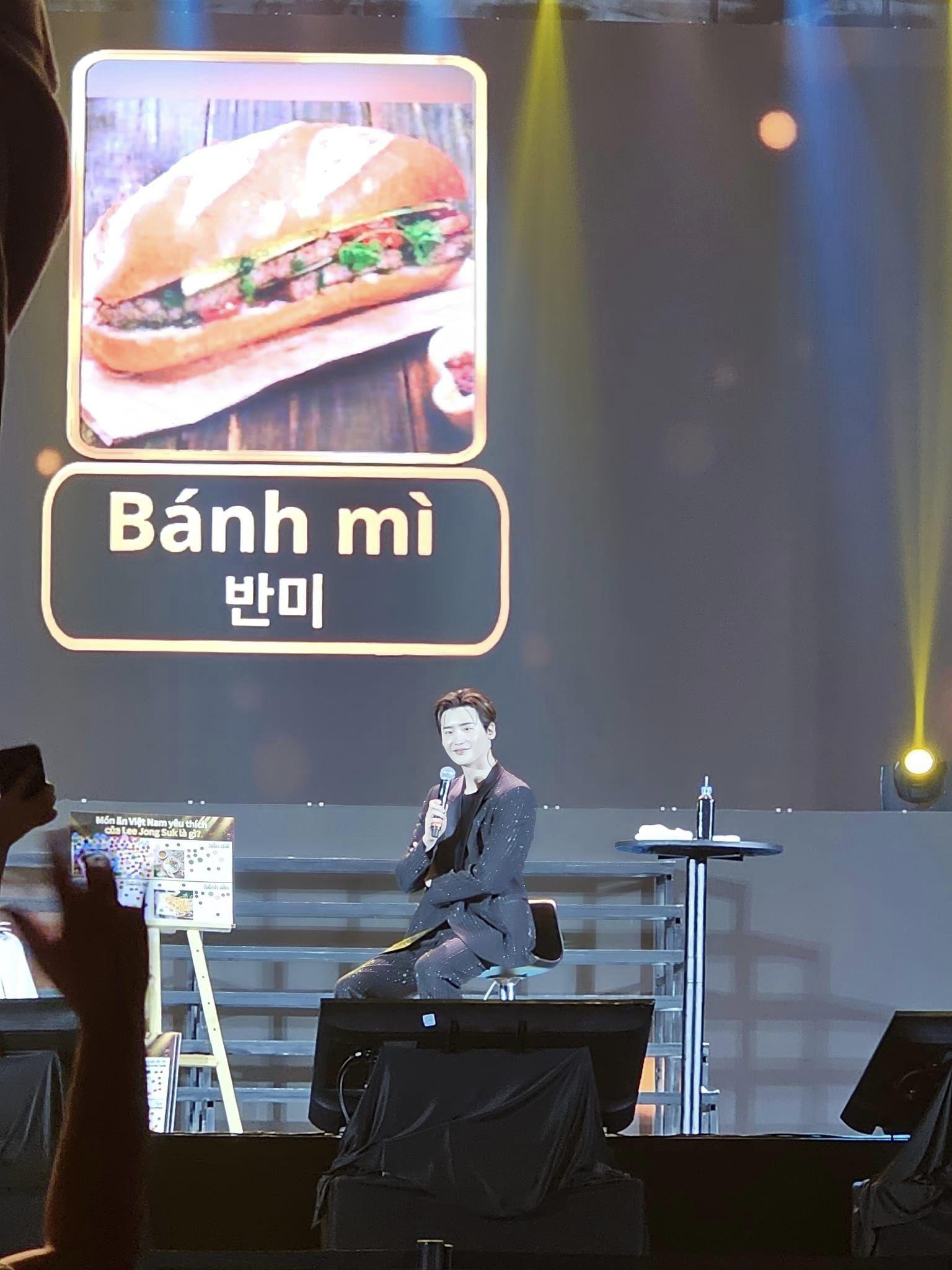Lee Jong Suk, Super Junior thích thú với bánh mì, phở Việt Nam - 2
