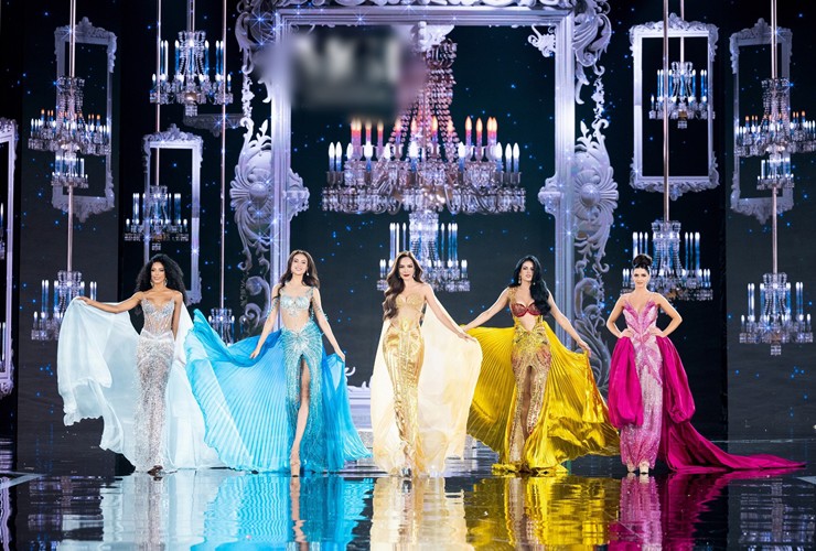 Lê Hoàng Phương diễn bikini nóng bỏng ở bán kết Miss Grand International 2023 - 1