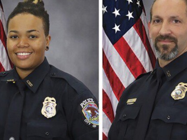 Thế giới - Mỹ: Con trai cảnh sát trưởng rút súng hạ gục 2 cảnh sát