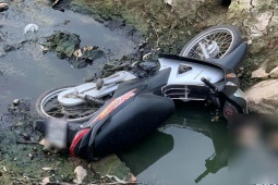 Tin tức trong ngày - Phát hiện 2 người tử vong dưới mương nước ở Hà Nội