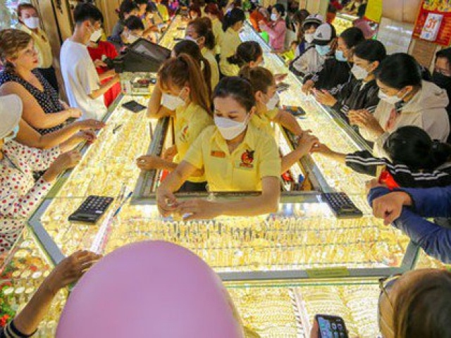 Kinh doanh - Giá vàng, dầu tăng có lo lạm phát?