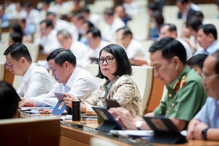 Các đại biểu tại ngày làm việc đầu tiên của kỳ họp thứ sáu, Quốc hội khóa XV. Ảnh: QH