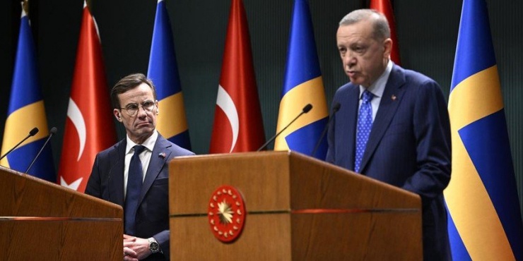 Thủ tướng Thụy Điển Ulf Kristersson (trái) và Tổng thống Thổ Nhĩ Kỳ Recep Tayyip Erdogan tại một cuộc họp báo ở thủ đô Ankara (Thổ Nhĩ Kỳ) hồi tháng 11-2022. Ảnh: TT