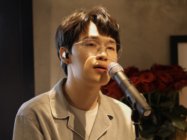 Diễn viên hài Quang Trung chính thức lấn sân ca hát