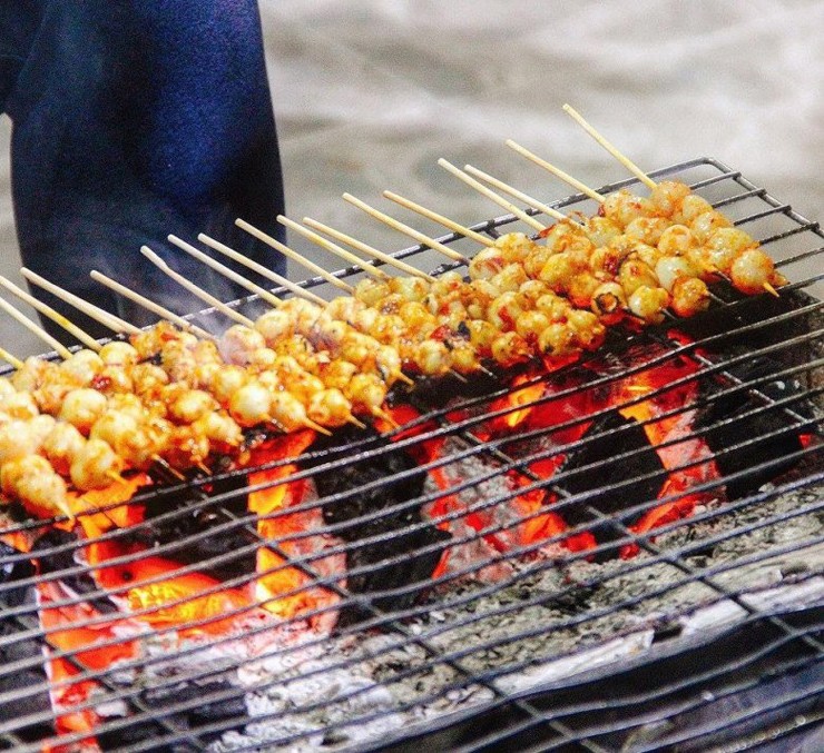 Răng mực khi ăn giòn sần sật, trở thành món ăn vặt rất được ưa chuộng