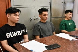 Tin tức trong ngày - Tin tức 24h qua: "Biểu diễn" chạy mô tô bằng 1 bánh trên quốc lộ, 3 thanh niên bị tạm giữ