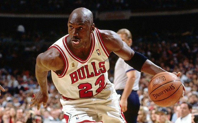 Huyền thoại bóng rổ Michael Jordan giàu cỡ nào?