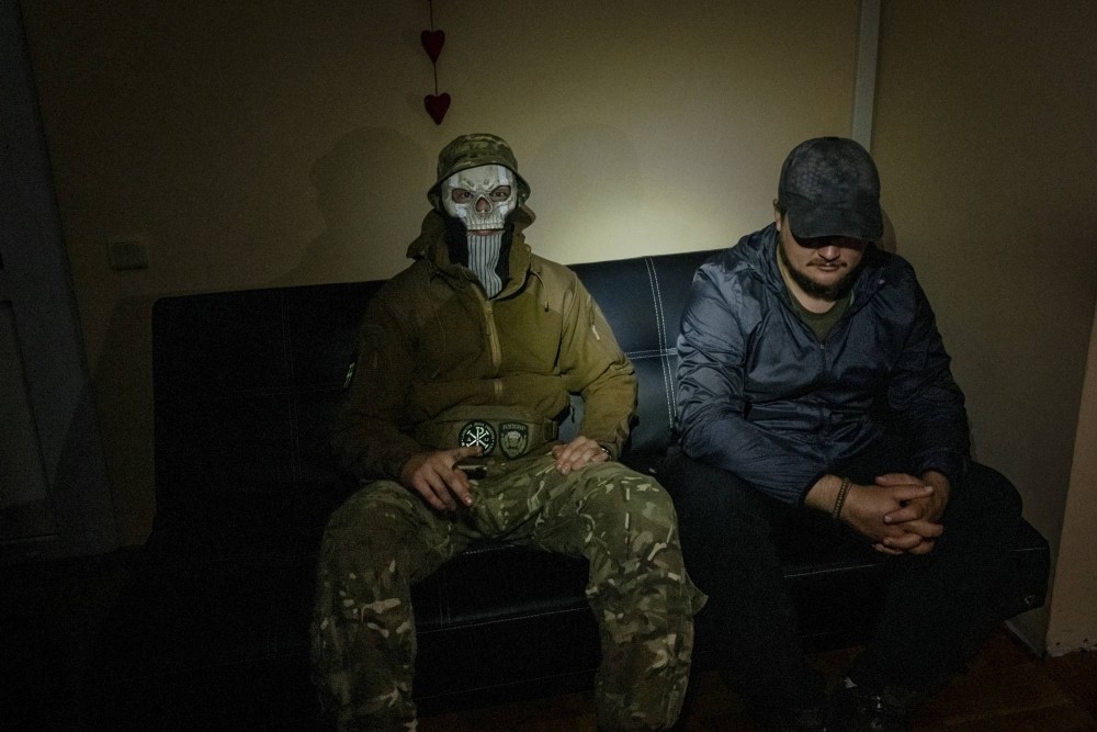Hai biệt kích Ukraine tham gia cuộc đột kích lần hai ở bán đảo Crimae -&nbsp;Kukhar&nbsp;(trái) và&nbsp;Askold&nbsp;(phải).