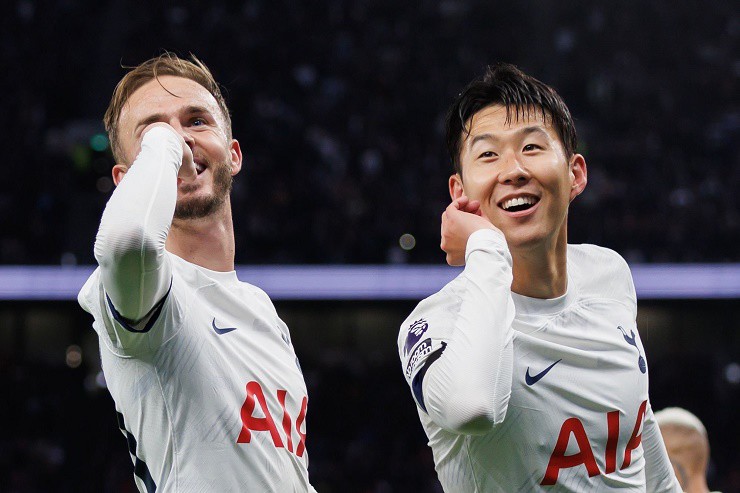 Maddison (trái) và&nbsp;Son Heung Min (phải) tỏa sáng đem về chiến thắng cho Tottenham