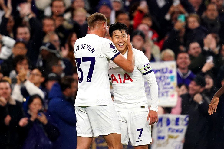 Son Heung Min đang bay cao cùng&nbsp;Tottenham ở Ngoại hạng Anh