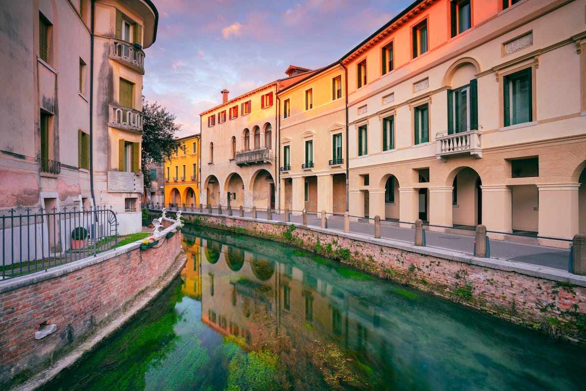 Thành phố ở Italia đẹp tựa Venice nhưng rất ít người biết đến - 1