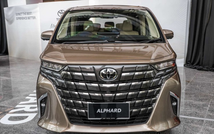 Cận cảnh 2024 Toyota Alphard giá từ hơn 2,76 tỷ đồng - 3