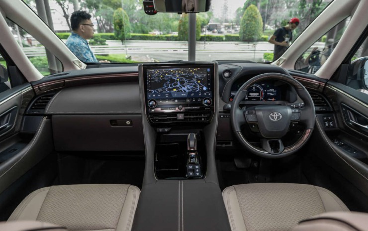 Cận cảnh 2024 Toyota Alphard giá từ hơn 2,76 tỷ đồng - 15
