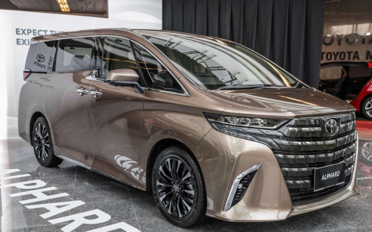 Cận cảnh 2024 Toyota Alphard giá từ hơn 2,76 tỷ đồng - 2