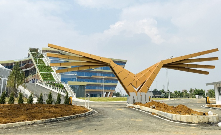 'Đột nhập' đại bản doanh của 'đại bàng' công nghệ đầu tiên ở Việt Nam - 11