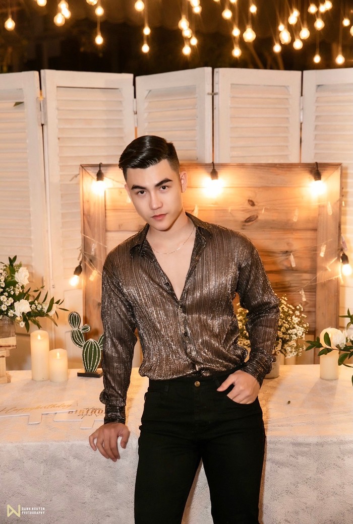 Phạm Anh Phi - Truyền cảm hứng khởi nghiệp cho giới trẻ bằng nghề phun xăm - 1