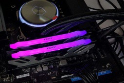 Dòng RAM DDR5 tốc độ ”khủng” với hiệu ứng đèn RGB của Kingston