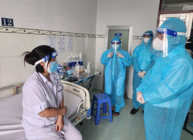 Bệnh nhân mắc bệnh đậu mùa khỉ điều trị tại Bệnh viện Bệnh nhiệt đới TPHCM ảnh: Vân Sơn