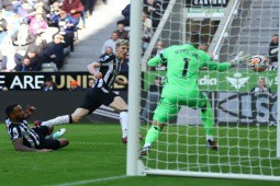Video bóng đá Newcastle - Crystal Palace: Mãn nhãn 4 bàn, nối dài mạch bất bại (Ngoại hạng Anh)
