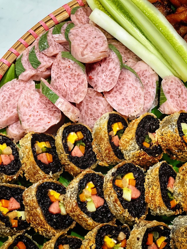 Gimbap gạo lứt là món ăn ngon, được chị em văn phòng ưu tiên chế biến vì tiện lợi và tiết kiệm thời gian