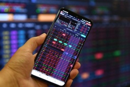 Kinh doanh - Chứng khoán giảm mạnh, loạt tỷ phú bị “thổi bay” hàng nghỉn tỷ đồng trong phiên