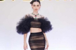 Thời trang - Phong cách lộng lẫy lịm tim của &quot;ma nữ đẹp nhất châu Á&quot; Mai Davika