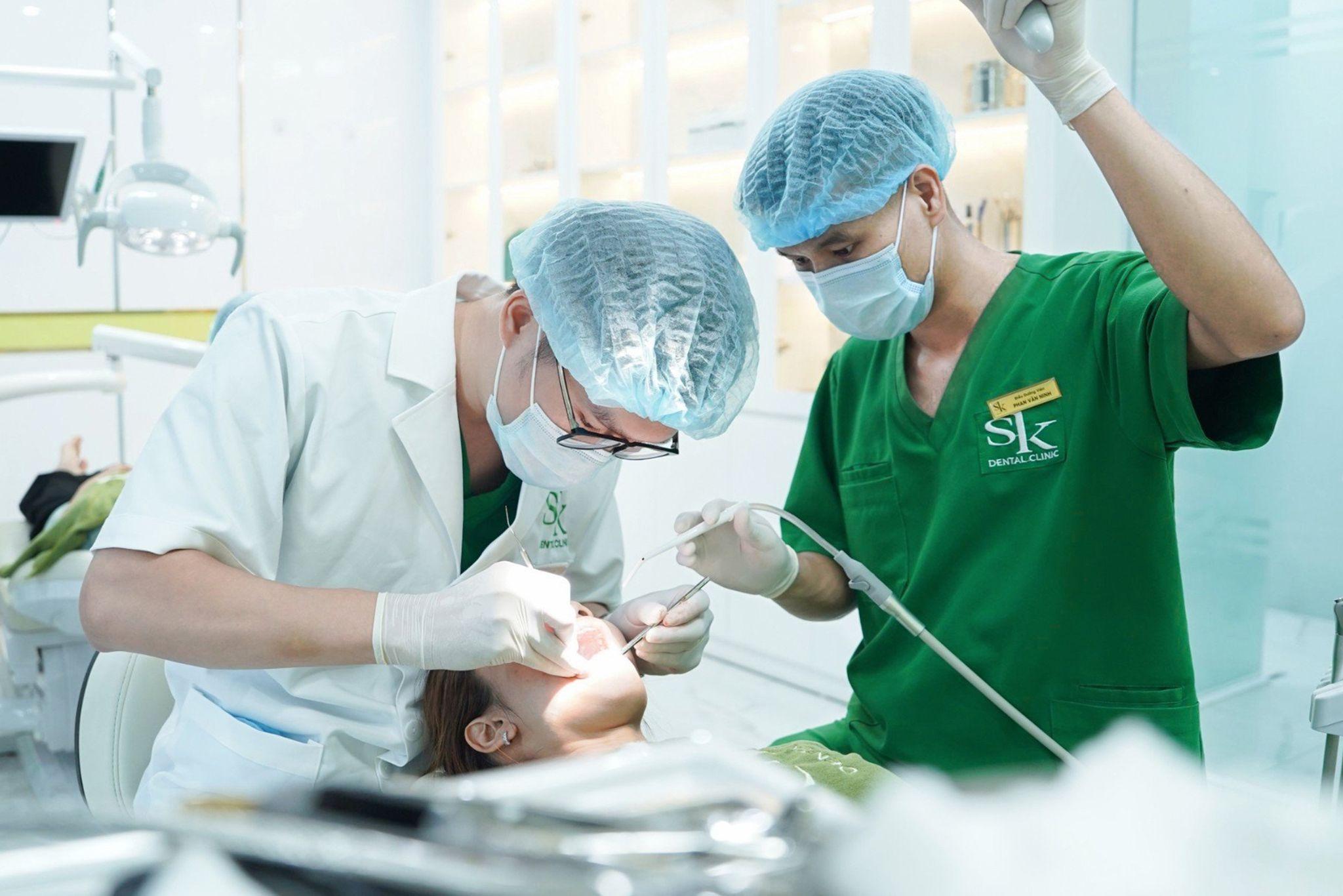 Bác sĩ răng hàm mặt Nguyễn Minh Tiến - Đam mê, tận tụy vì khách hàng - 2