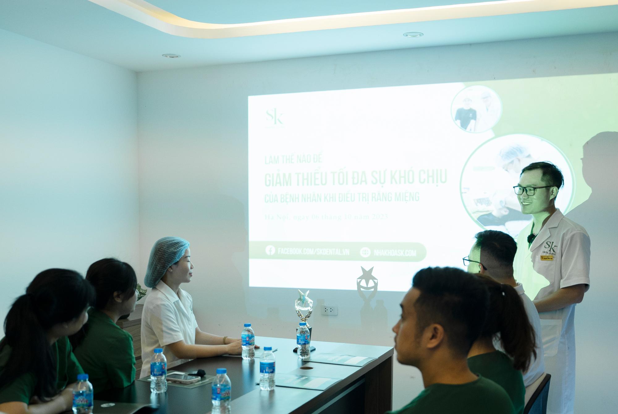 Bác sĩ thường xuyên tham gia, tổ chức các buổi hội thảo