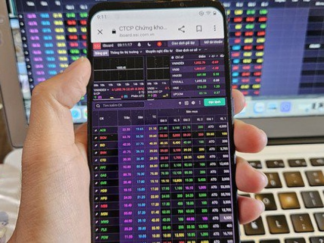 Kinh doanh - Ai đã tung tin đồn thất thiệt trong ngày VN-Index giảm sốc?