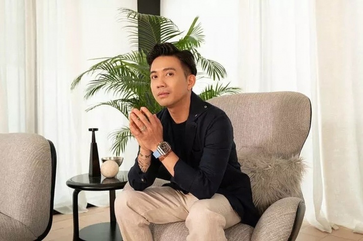 Thế nhưng, ít ai biết, đại gia Minh Nhựa từng tuổi thơ nghèo khó, cô độc. Ảnh: Vietnamnet