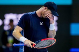 Murray chuyên gia “tennis marathon“ bức xúc đập nát vợt, chơi 5 trận thua 4